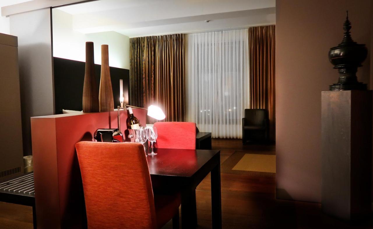 Hotel Van Eyck Maaseik Exterior photo