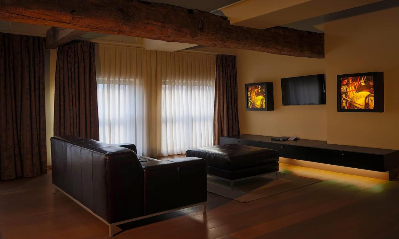 Hotel Van Eyck Maaseik Exterior photo