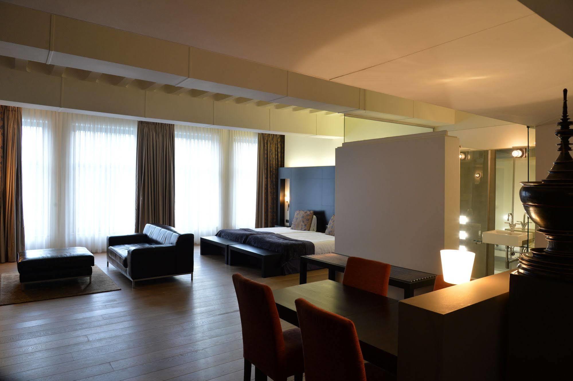 Hotel Van Eyck Maaseik Exterior photo